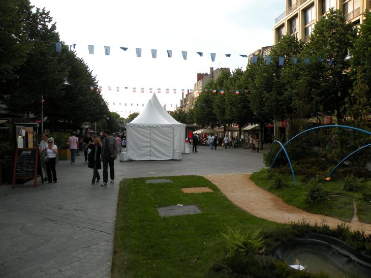  tentes place Drouet